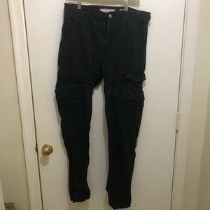 Men’s Smoke Rise cargo pants, black, size 32 (see pics, small hole, fixable)